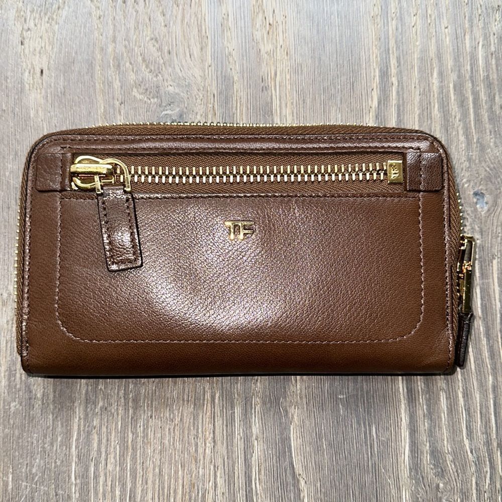 Rare TOM FORD Cognac Leather Zip Around Wallet - Picture 3 of 11